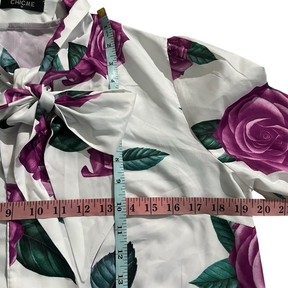 Chime Floral Print Tie-neck Blouse Large Purple Roses on a White Background Sz M - Picture 6 of 9